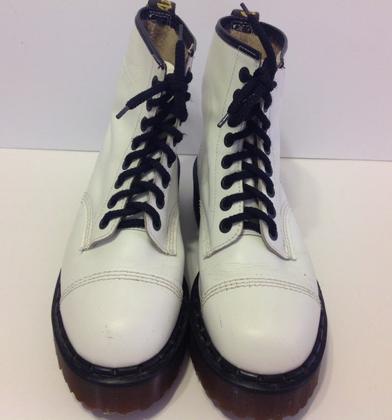 dr martens airwair mens
