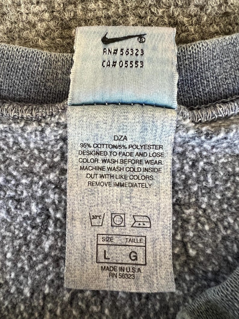 Nike VTG Sweatshirt Blue Green “Sports & Fitness” Screen Print Distressed Y2K bild 12