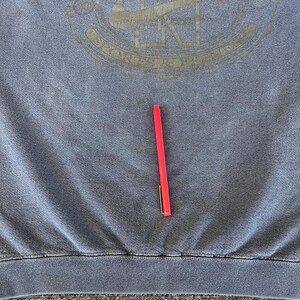 Nike VTG Sweatshirt Blue Green “Sports & Fitness” Screen Print Distressed Y2K bild 11