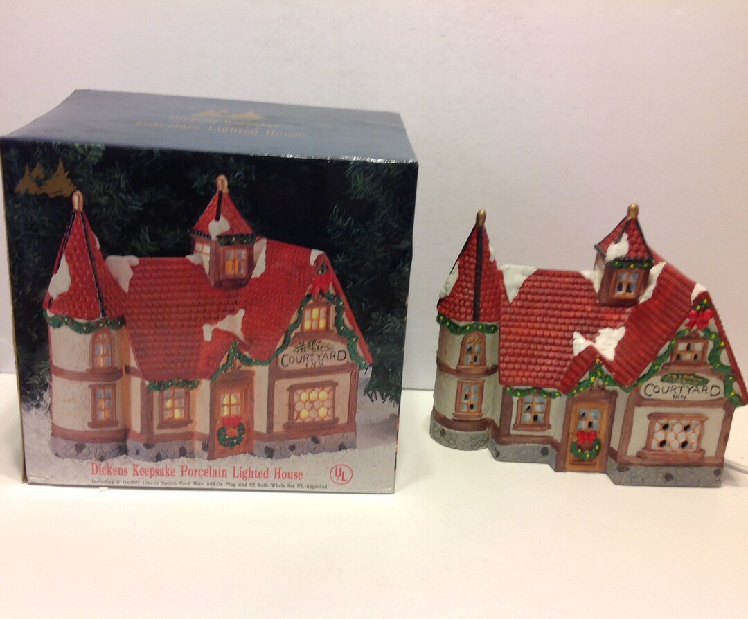 Dickens Keepsake Porcelain Lighted House courtyard Inn Vintage