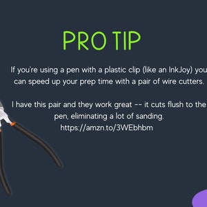 Puede incluir: Un par de cortadores de alambre negros con mangos naranjas. El texto "PRO TIP" est&aacute; en letras verdes. El texto debajo dice: "Si est&aacute;s usando un bol&iacute;grafo con un clip de pl&aacute;stico (como un InkJoy) puedes acelerar tu tiempo de preparaci&oacute;n con un par de cortadores de alambre. Tengo este par y funcionan muy bien - corta al ras del bol&iacute;grafo, eliminando as&iacute; mucho lijado. https://amzn.to/3WEbhbm"