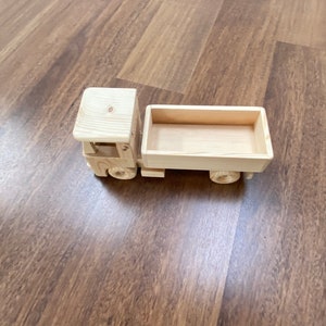 Hila, the wooden straight toy truck with a peg man driver low walls image 5