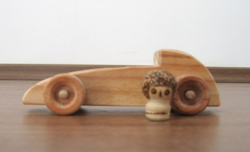 Wooden Sports Car Racing Car Toy Driven by a Peg Driver Eco-friendly