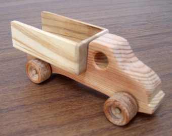 Mini camión de juguete de madera: juguete ecológico con acabado natural para niños pequeños y niños.