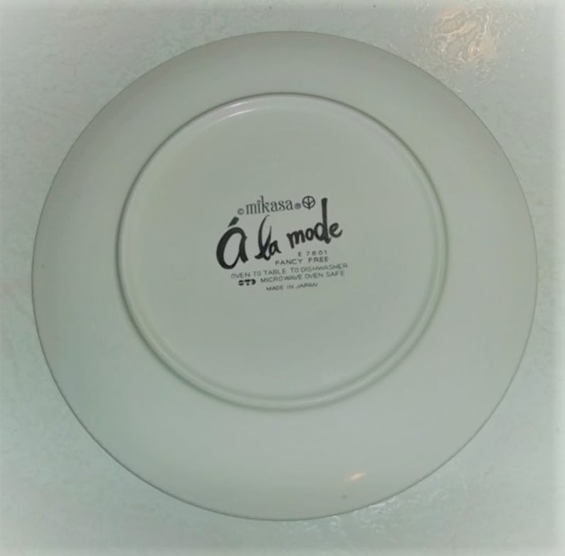 Made In Japan Vintage Mikasa Fancy Free A La Mode Collectible Dinner Plate E7801