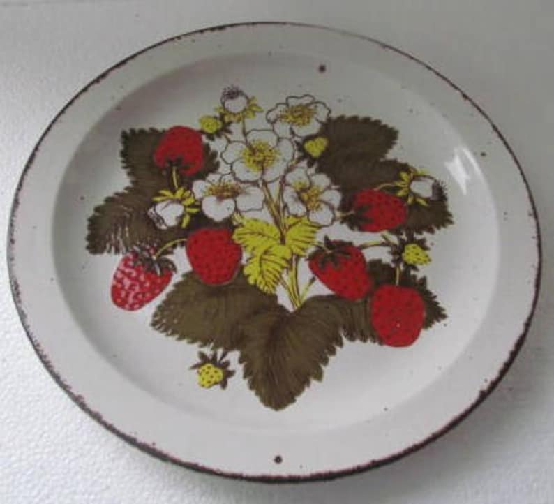 Vintage Strawberry Stonehenge by MIDWINTER LTD Large Dinner Plate Handpainted Made In England image 1