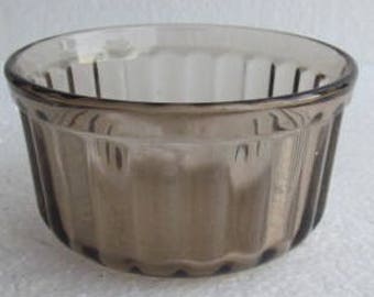 Vintage Arcopol (2) hellbraune Farbe geriffelte Sammlerglas-Puddingschalen 4 oz USA