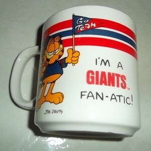 Vintage Garfield "I Am A Giants, FAN-ATIC!"  Hand-painted Ceramic Mug 1978, 1981 United Feature Syndicate, Inc.