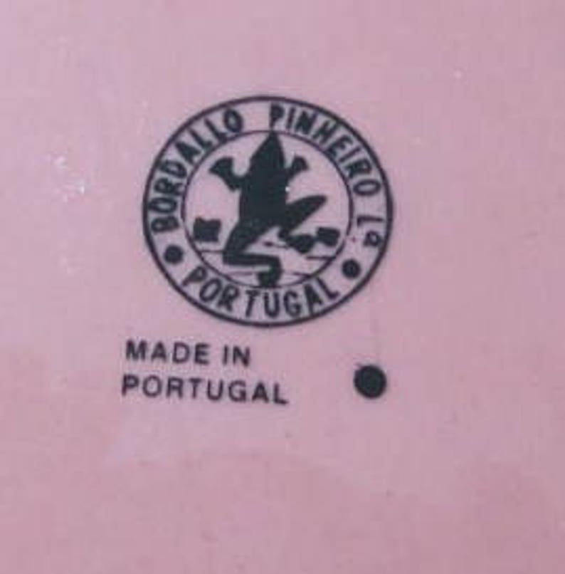 BORDALLO Pinheiro Accent PINK Collectible Rabbit Luncheon Plate in Farm by Bordalla Pinheiro Made in Portugal