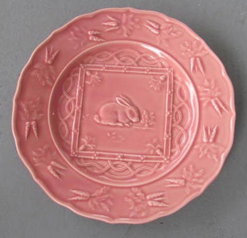 BORDALLO Pinheiro Accent PINK Collectible Rabbit Luncheon Plate in Farm by Bordalla Pinheiro Made in Portugal