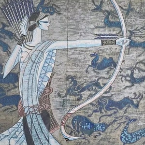 Può includere: Una donna con un vestito blu e bianco tiene un arco e una freccia, mirando un gruppo di cervi blu. Lo sfondo è una superficie grigia testurizzata.