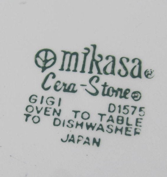 Mikasa Cera Stone Dinner Plate: GIGI Blue Flowers, Made in Japan