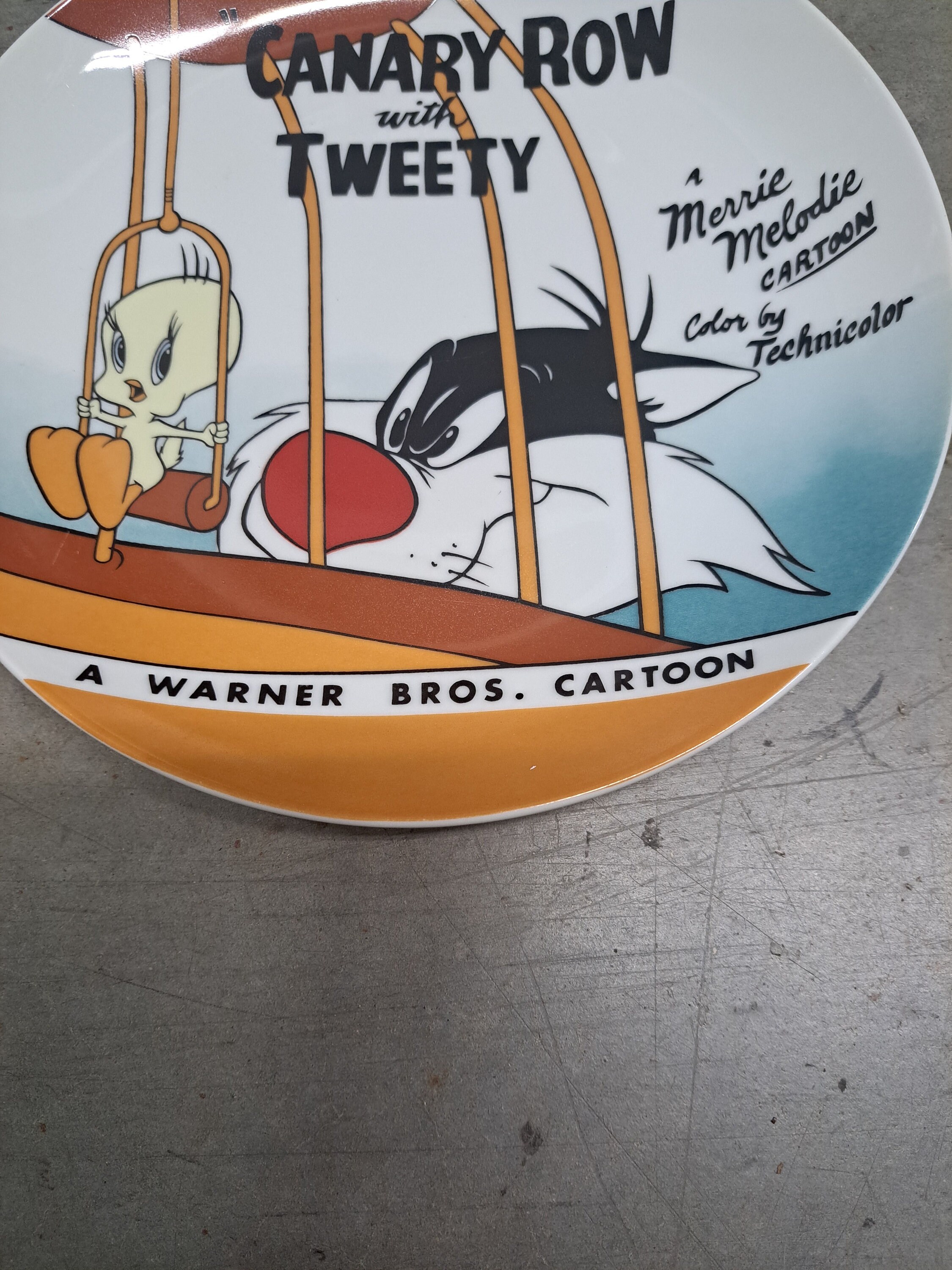 【シリアルナンバー入り】Tweety Bird 1994 Looney Tunes Tweety Bird Plate: Warner Bros. Canary Row