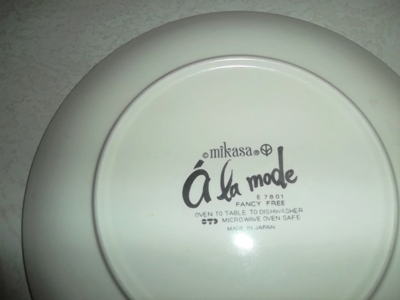 Made In Japan Vintage Mikasa Fancy Free A La Mode Collectible Dinner Plate E7801