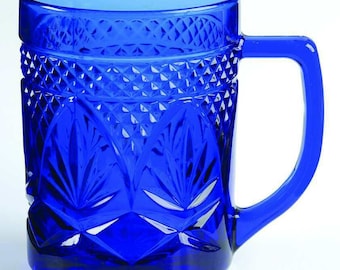 Szklany kubek w kolorze szafirowego błękitu Cris D'Arques: wzór kwiatowy