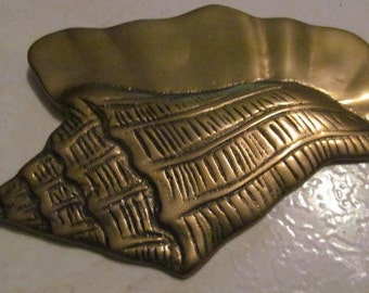 Escultura de pared vintage de concha marina de latón de los años 70: decoración playera coreana.