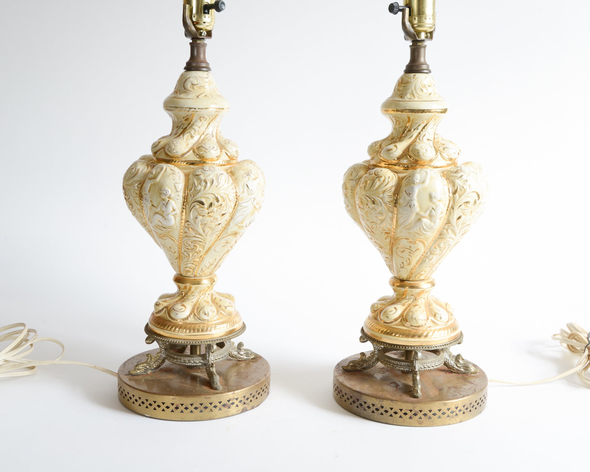 Capodimonte Lamp for sale Only 2 left at 75