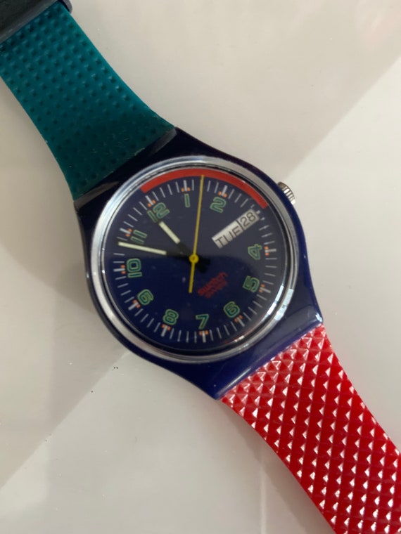 New 1989 Swatch Vintage GOOD SHAPE GN704e new in b