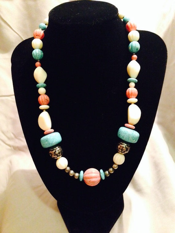 Items similar to Beaded Necklace on Etsy
