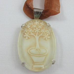 Janice Lee Ripley Sterling Silver Ox Bone Floral Cameo Pendant w. Brown Cord with Tag