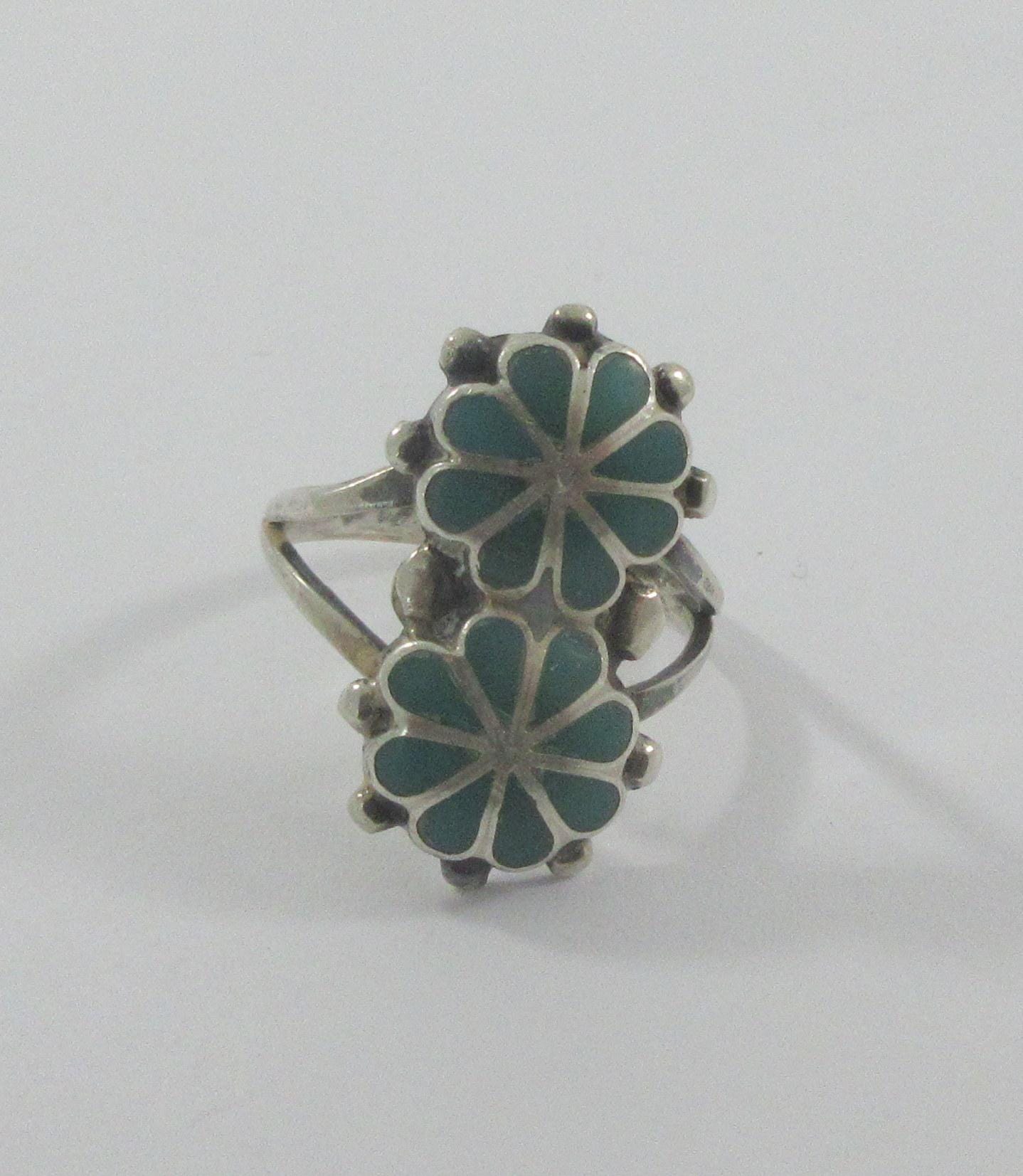 Zuni Dishta Style Sterling Silver Double Green Stone Floral Ring
