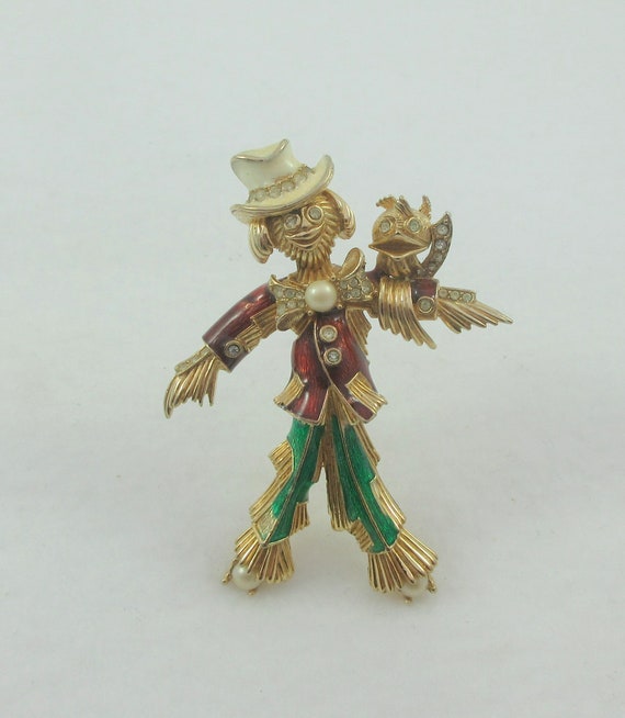 Signed Ciner Gold Tone Enamel Faux Pearl Rhinestone Scarecrow Bird
