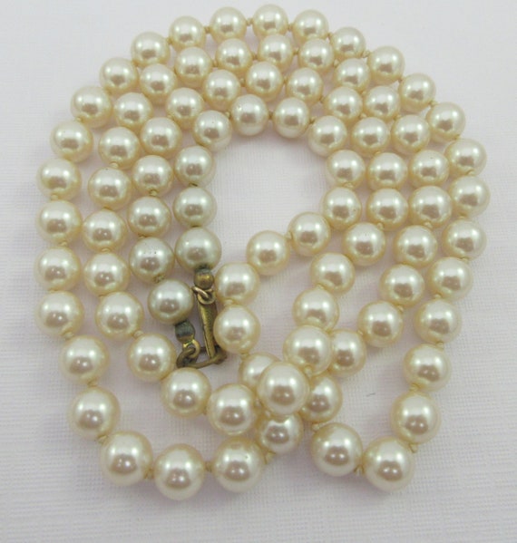 Hand Knotted Signed Miriam Haskell Faux Pearl Nec… - image 9
