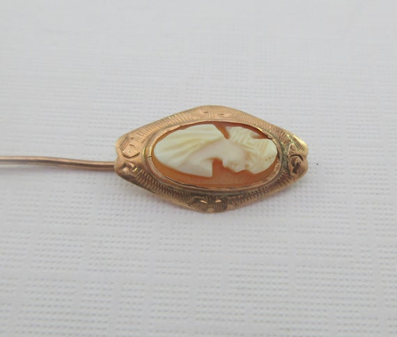 10k Yellow Gold Etched Cameo Hat Pin - image 4