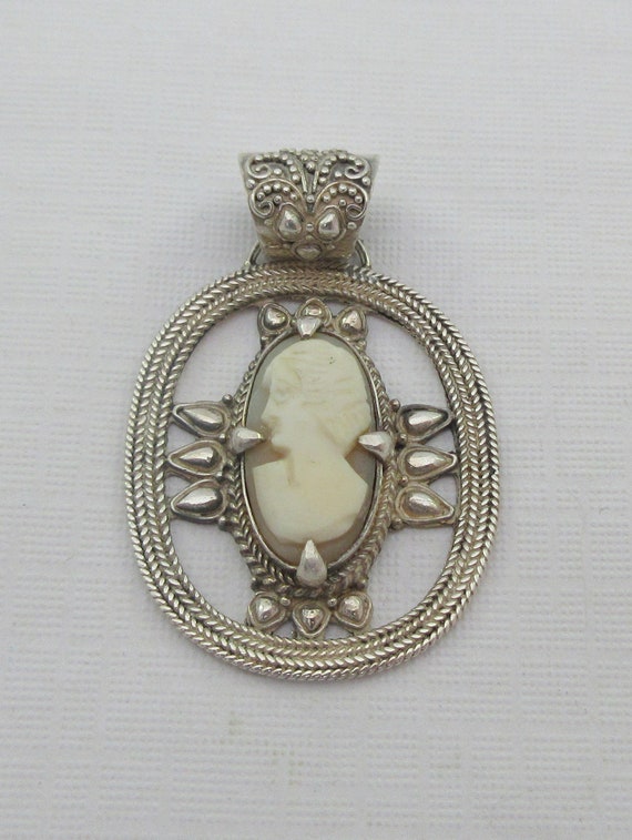 Sterling Silver Shell Cameo Pendant