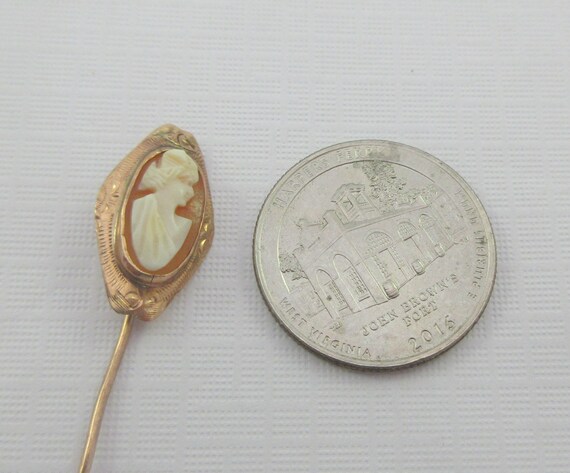 10k Yellow Gold Etched Cameo Hat Pin - image 2