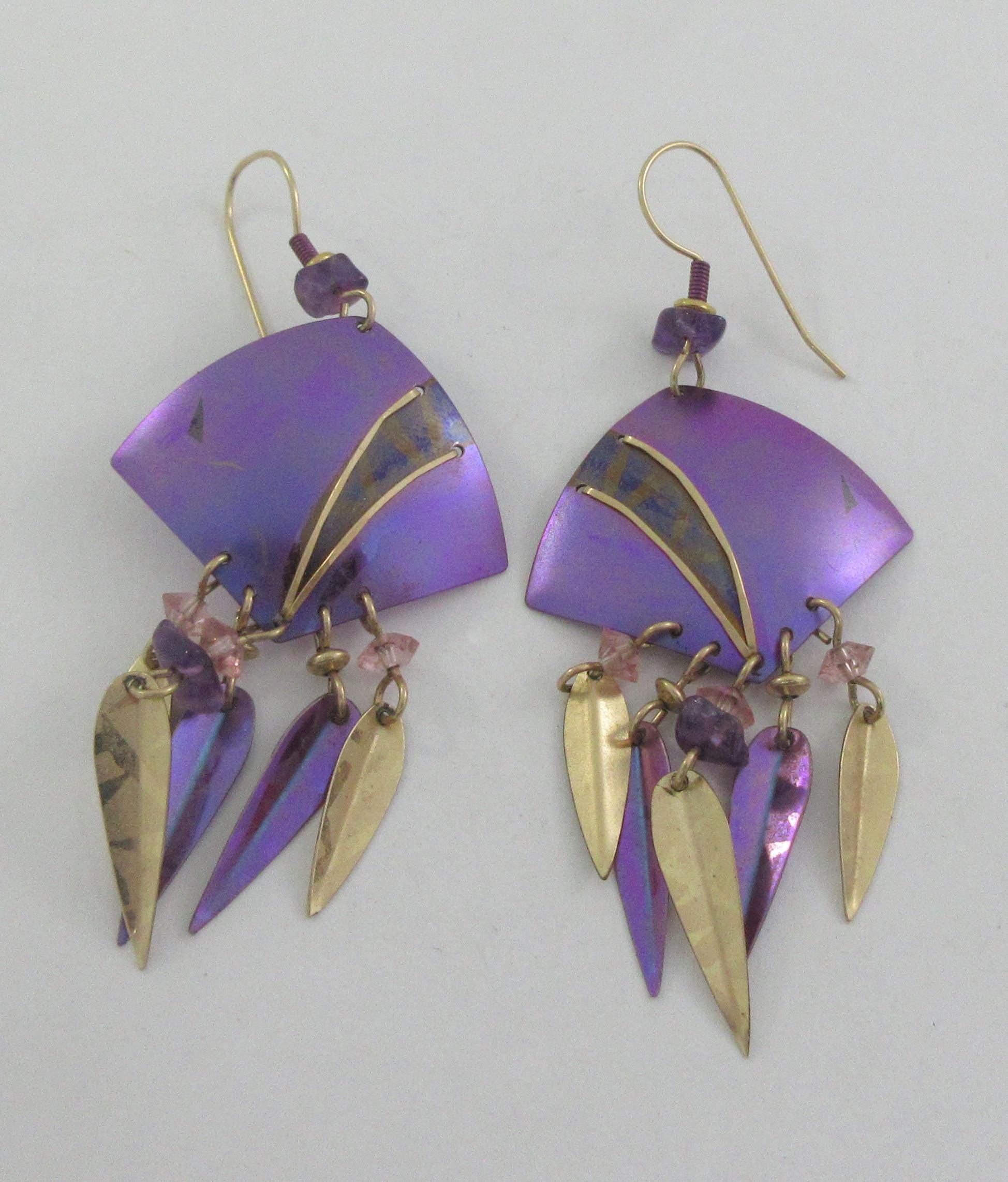 Signed Holly Yashi Gold Tone Amethyst Chip Purple Niobium Floral