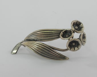Objets d'art et ethniques du XIXe siècle et avant en argent massif