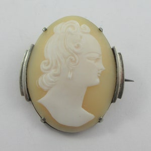 Art Deco 800 Silver Shell Cameo Pendant or Brooch