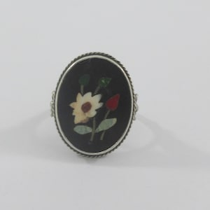 Anillo floral de plata de ley con incrustaciones de pietra dura - Talla 4.25