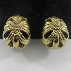 Oscar de la Renta Gold Tone Open Clip On Earrings