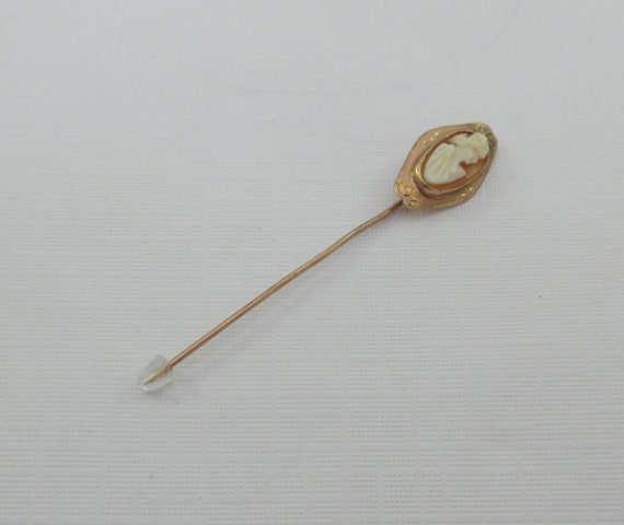 10k Yellow Gold Etched Cameo Hat Pin - image 5