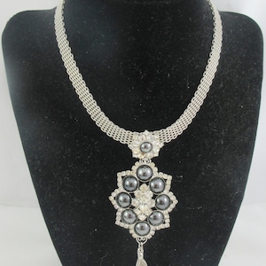 Vielseitige authentische D & E aka Juliana Silber Ton Schwarz Glas Cabochon Weiß Klar Strass Quaste Brosche Halskette
