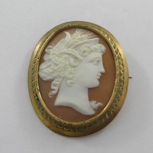 Antique Gold Tone Etched Cameo Brooch - C clasp