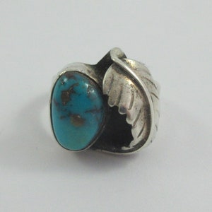 Southwestern Sterling Silver Leaf Turquoise Ring- Size 6.25