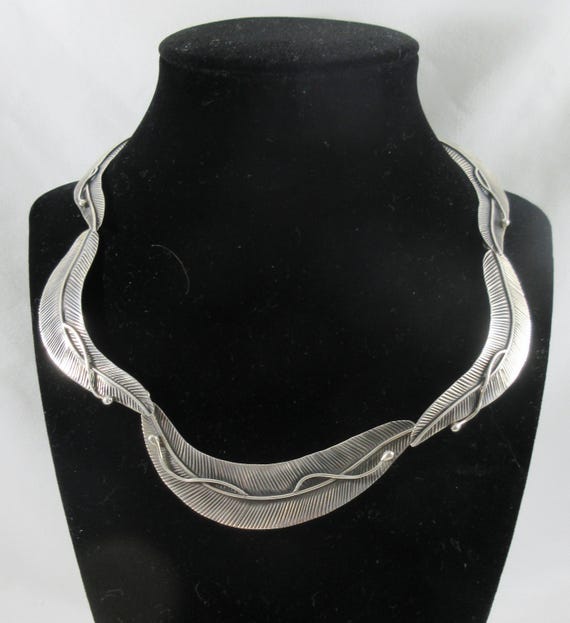 Sterling Silver Leaves Bar Choker Necklace