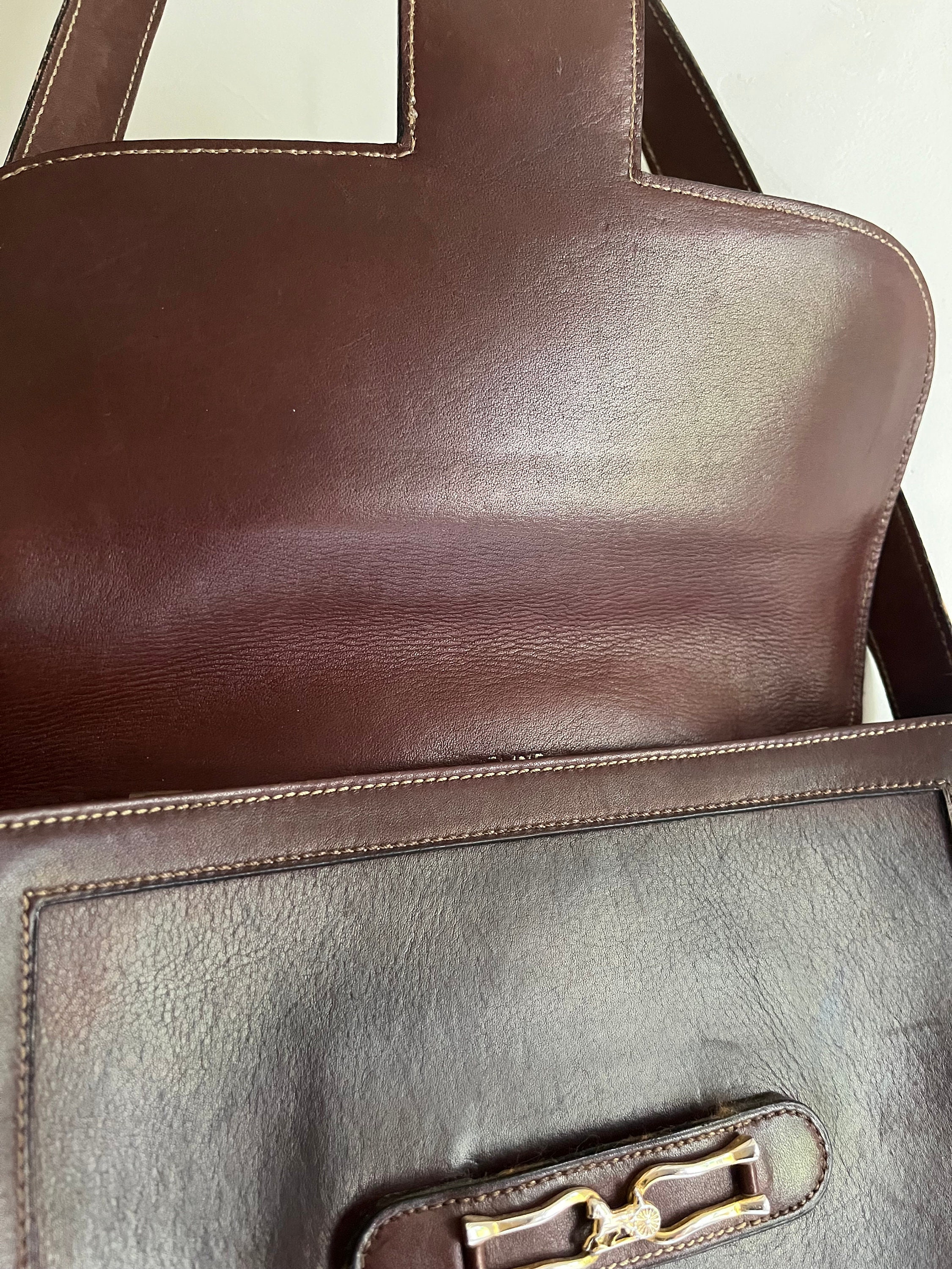 セリーヌ　ダークブラウン レザー ショルダーバッグ　1970 セリーヌ ダークブラウン レザー ショルダーバッグ 1970