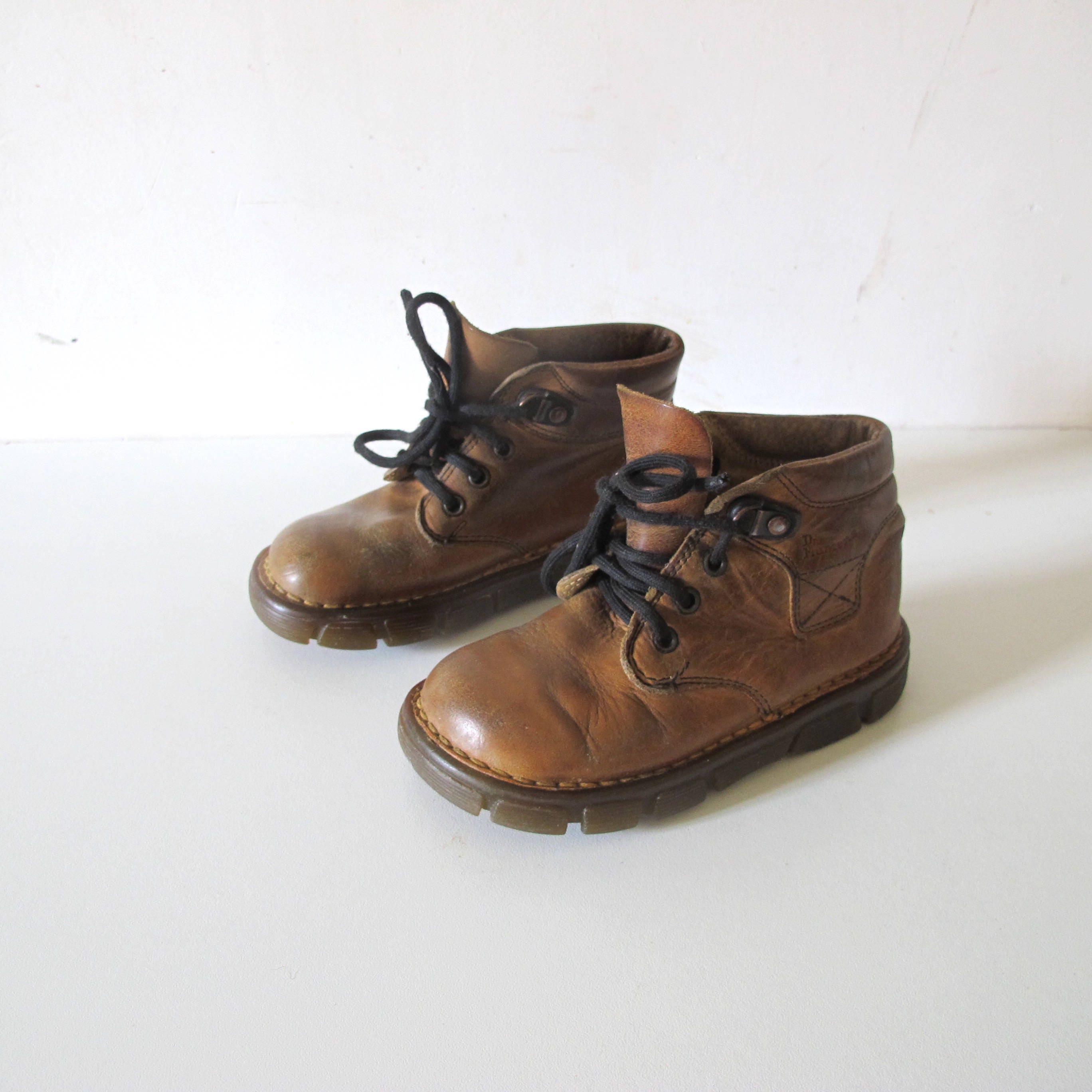 Betuttelen Verplaatsing acre Vintage Kids Dr Martens Leather Child Ankle Hiking Boots - Etsy
