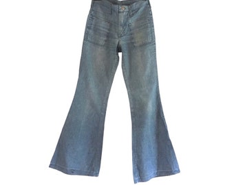 Vintage 70s Wrangler Blue Bell high waist Flare summer denim / bell bottom hippie trousers •  wide legs • size XS S