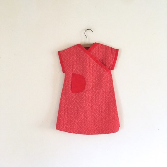 Vintage 70s quilted red ditsy floral kid girl kimo