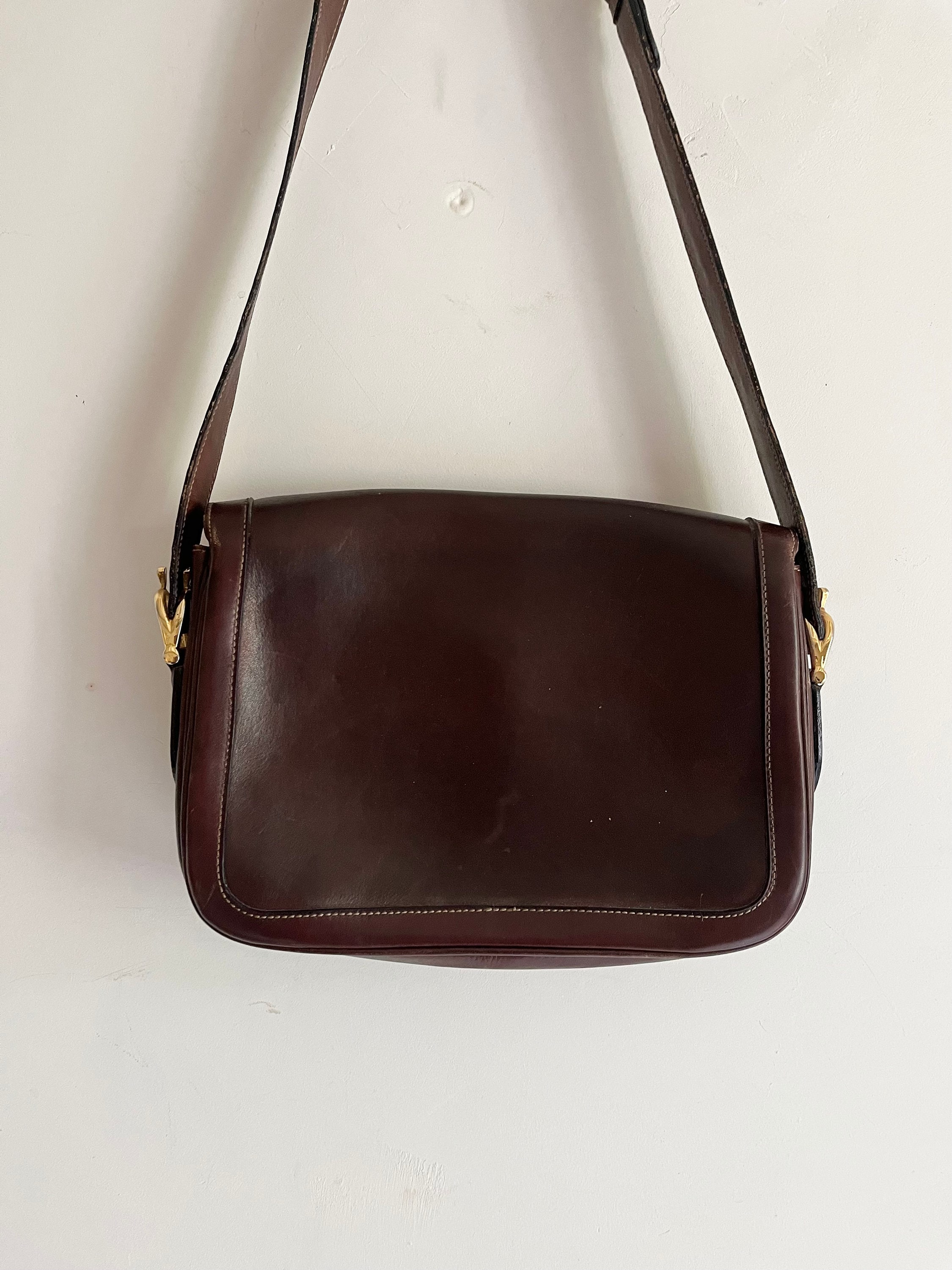 セリーヌ　ダークブラウン レザー ショルダーバッグ　1970 セリーヌ ダークブラウン レザー ショルダーバッグ 1970