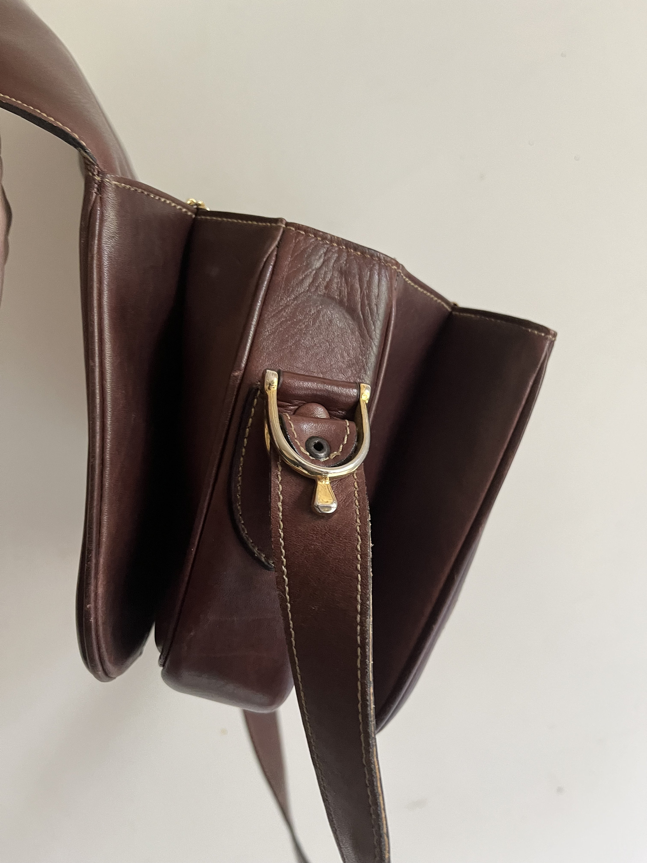 Celine Vintage Leather Shoulder Bag セリーヌ Celine Black Vintage Leather Authentic Shoulder Bag With a