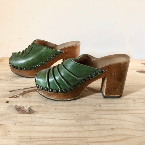 Vintage Rare 70s platform green leather and wood s