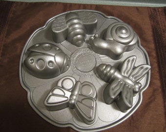 Nordicware, Garden Bugs, Muffin baking tin, cake tin, large insects, baking tin, mailed from Canada