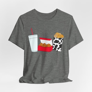 CFA God's Chicken Lemonade Nuggs Waffle Fries Pop Culture Unisex Bella+Canvas Maglietta a maniche corte
