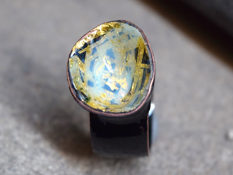 Anillo Negro Cáliz Oro y Esmalte Ópalo | Etsy